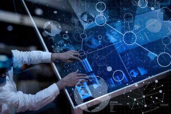 文科生轉(zhuǎn)戰(zhàn)計算機(jī)硬件開發(fā) 機(jī)遇、挑戰(zhàn)與建議